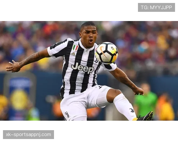 拉菲尼亚与道格拉斯·科斯塔巅峰期技术特点及效率对比分析