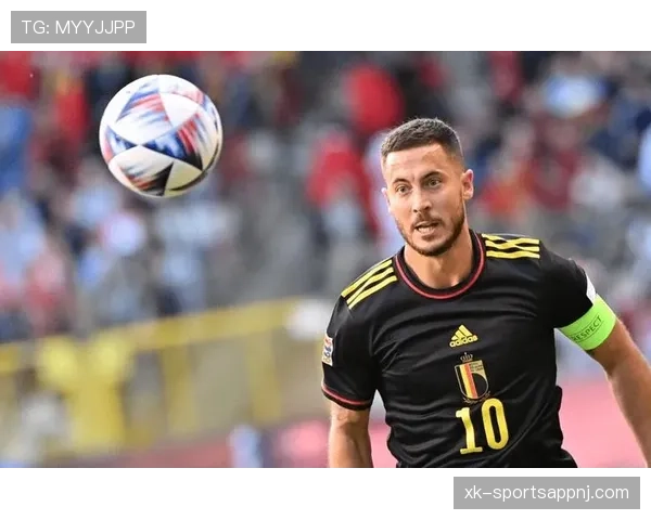 凯恩与阿扎尔在射门选择上出现偏移，展现单点驱动与多点参与结构差异